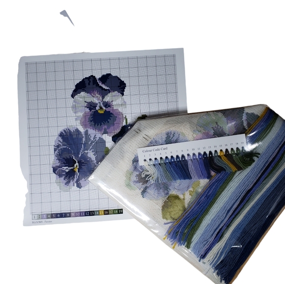 Elizabeth Bradley English Tapestry Kit Blooms Pansies Victorian Cross Stitch NEW - Picture 3 of 7